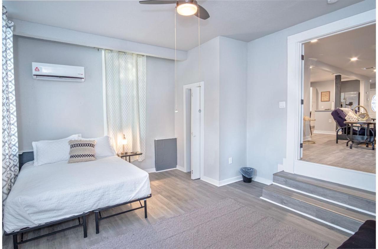Stylish 4 Br2ba Renovated Near Downtown