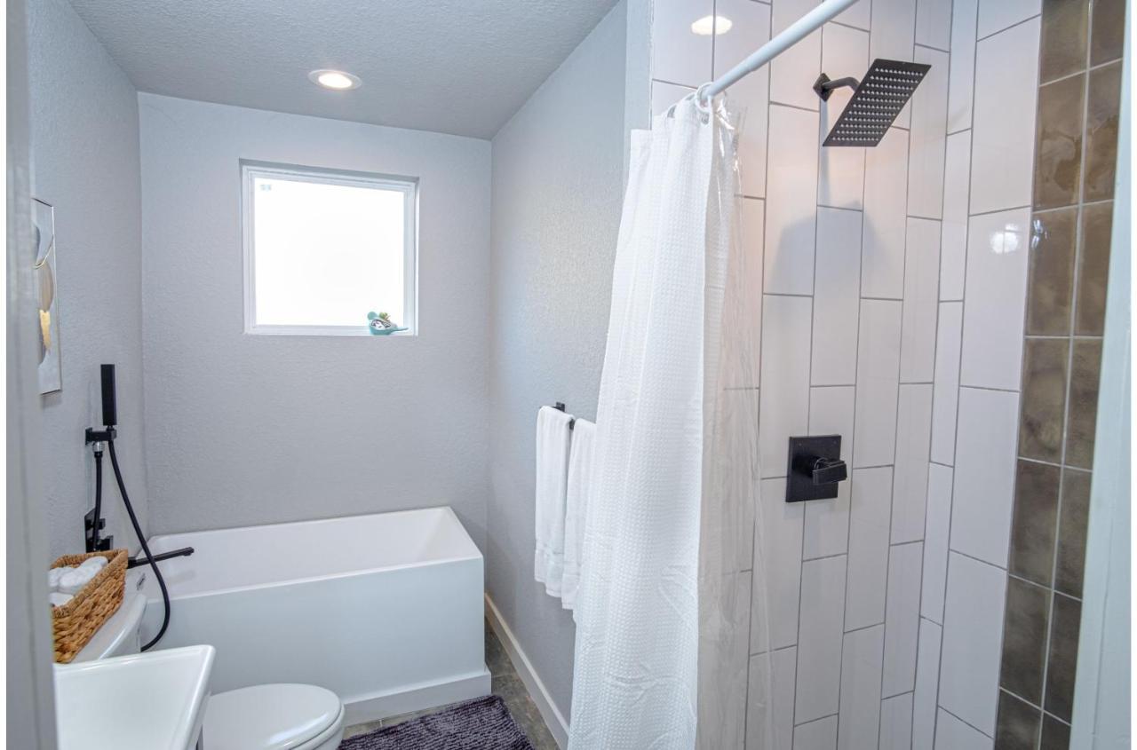 Stylish 4 Br2ba Renovated Near Downtown Casa vacanze *