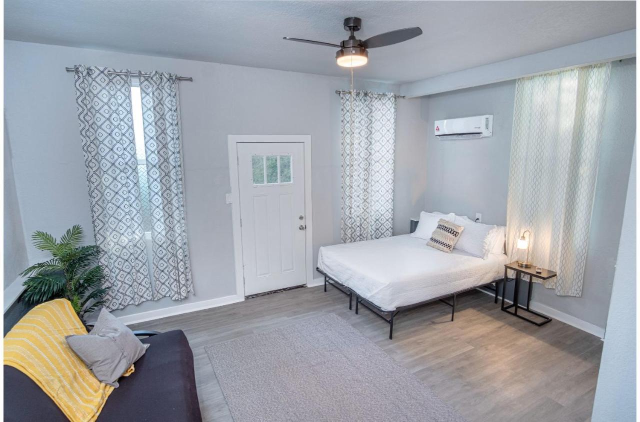 Stylish 4 Br2ba Renovated Near Downtown Casa vacanze