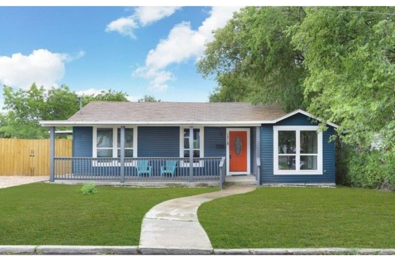 Stylish 4 Br2ba Renovated Near Downtown